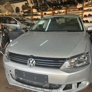 PAR DE FAROL JETTA COM DRL